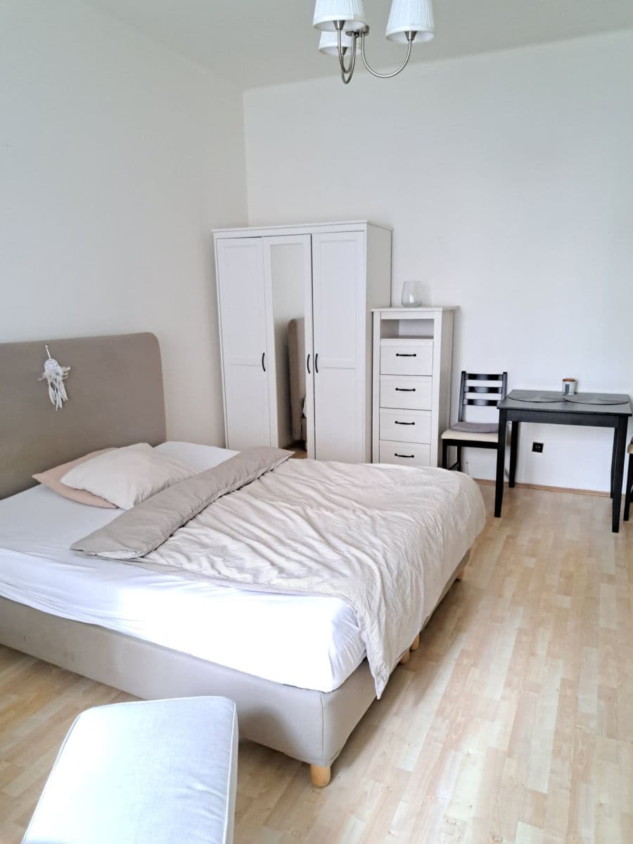 Prenájom bytu 1-izbový 32 m², Vinohradská, Praha, Praha Prenájom bytu 1-izbový 32 m², Vinohradská, Praha, Praha