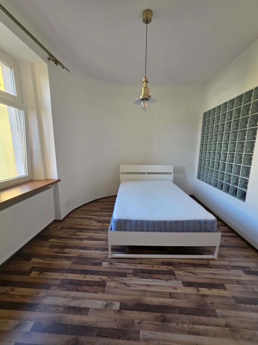 Prenájom bytu 2-izbový 42 m², Janovského, Praha, Praha Prenájom bytu 2-izbový 42 m², Janovského, Praha, Praha
