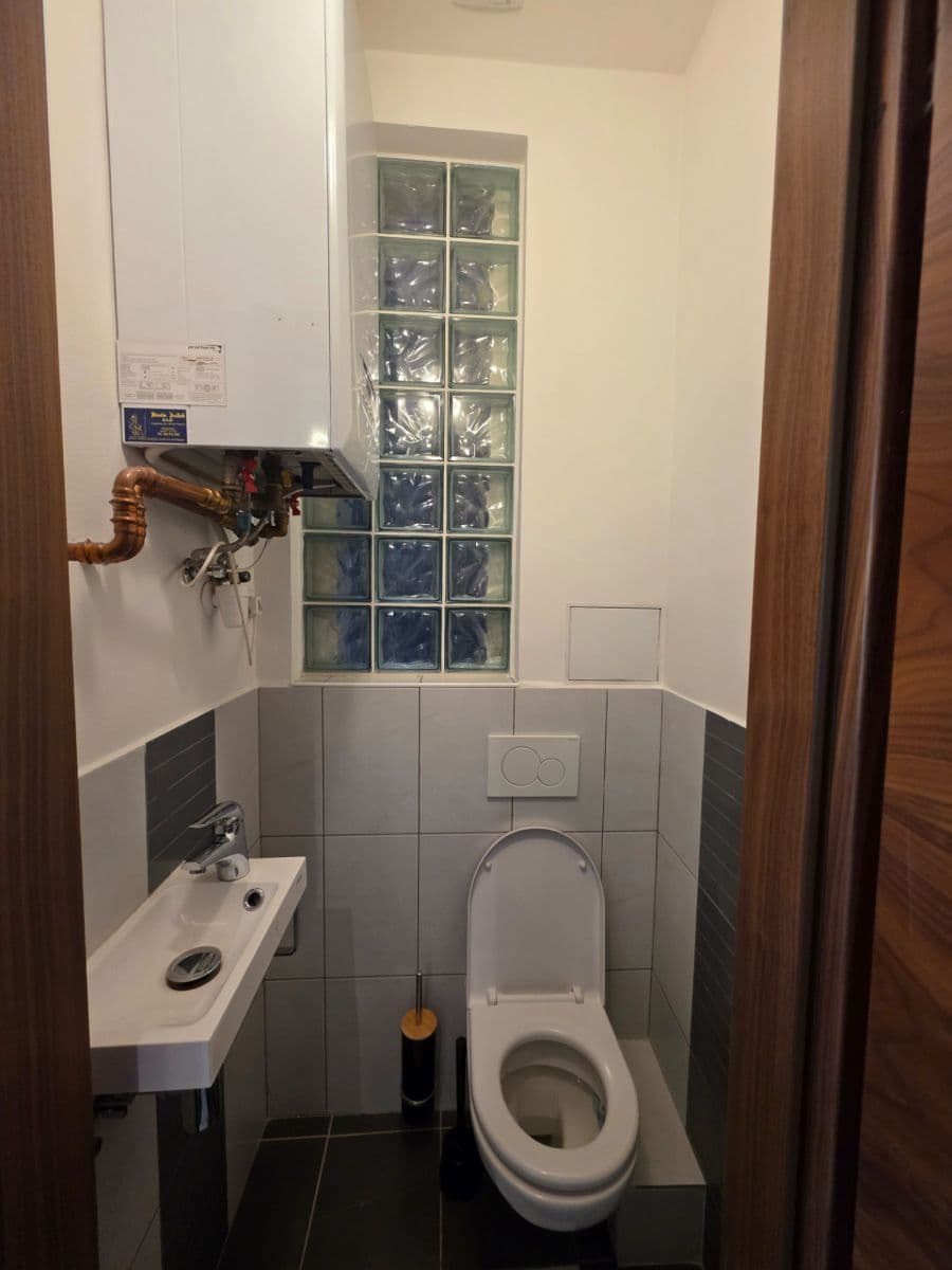 Prenájom bytu 2-izbový 42 m², Janovského, Praha, Praha Prenájom bytu 2-izbový 42 m², Janovského, Praha, Praha