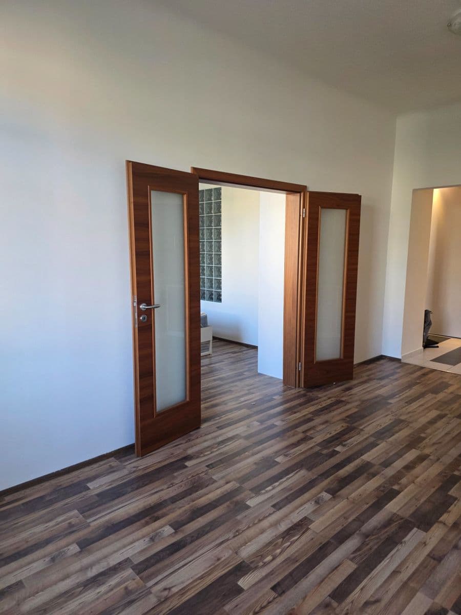 Prenájom bytu 2-izbový 42 m², Janovského, Praha, Praha Prenájom bytu 2-izbový 42 m², Janovského, Praha, Praha