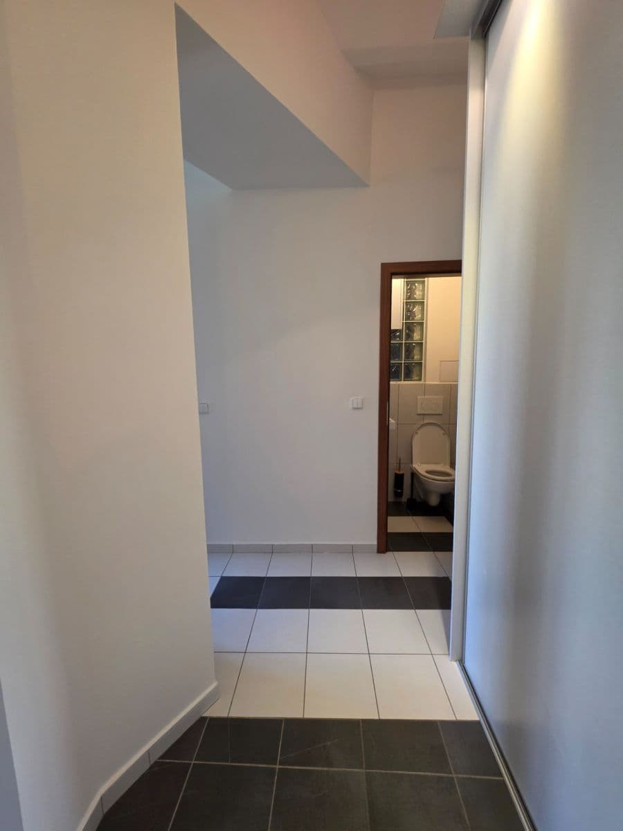 Prenájom bytu 2-izbový 42 m², Janovského, Praha, Praha Prenájom bytu 2-izbový 42 m², Janovského, Praha, Praha