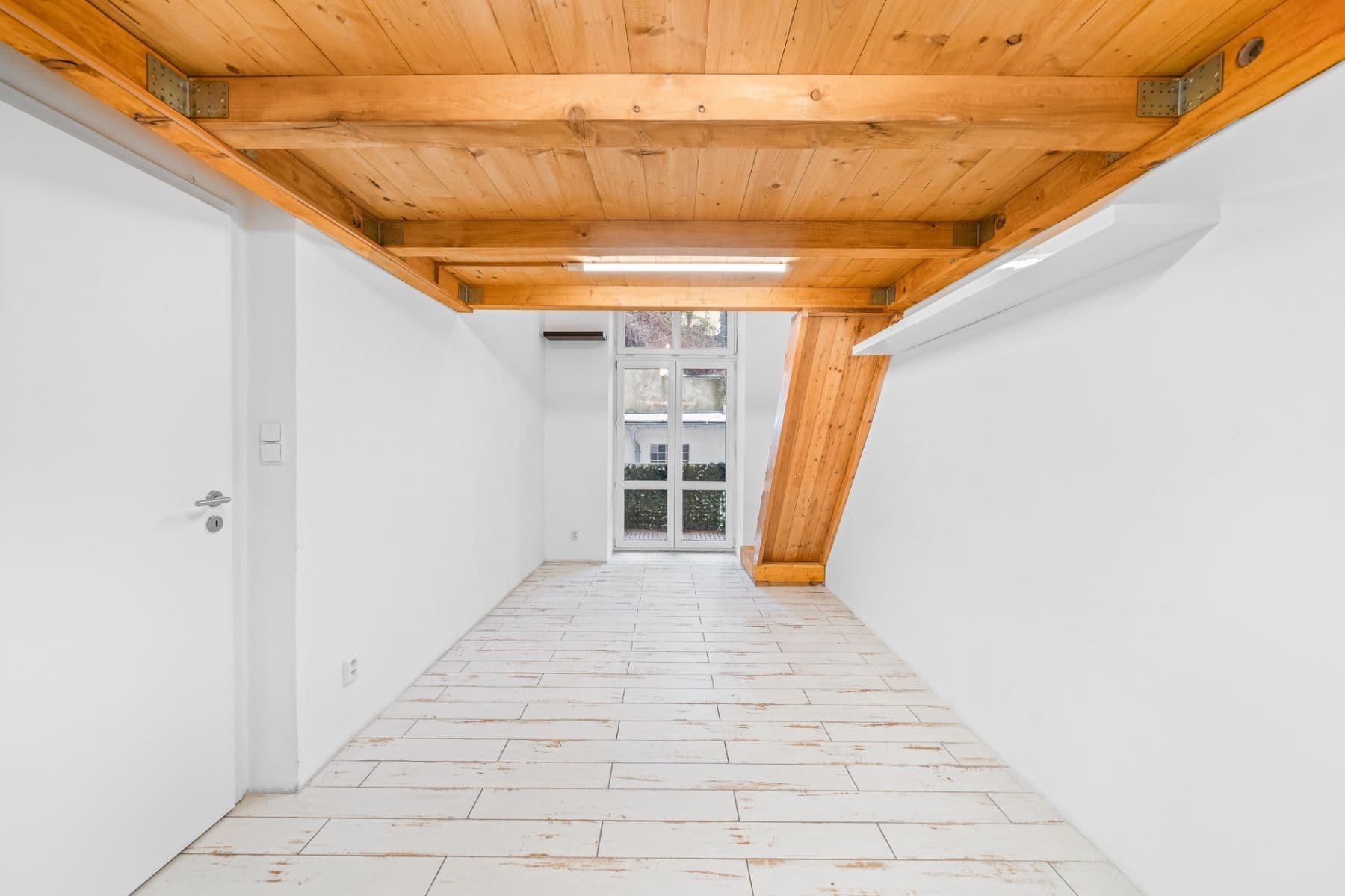 Prenájom bytu 3-izbový 87 m², Bělehradská, Praha, Praha Prenájom bytu 3-izbový 87 m², Bělehradská, Praha, Praha