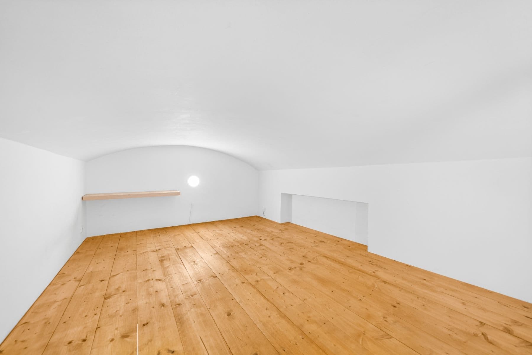 Prenájom bytu 3-izbový 87 m², Bělehradská, Praha, Praha Prenájom bytu 3-izbový 87 m², Bělehradská, Praha, Praha