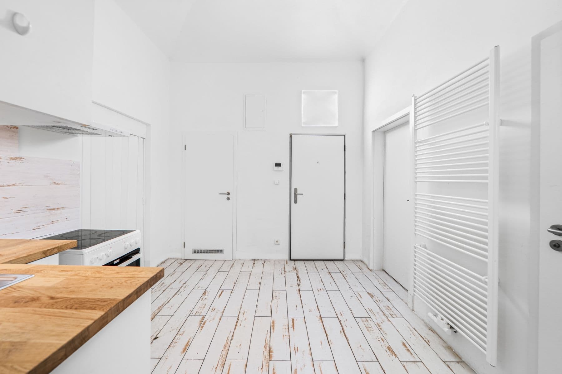 Prenájom bytu 3-izbový 87 m², Bělehradská, Praha, Praha Prenájom bytu 3-izbový 87 m², Bělehradská, Praha, Praha