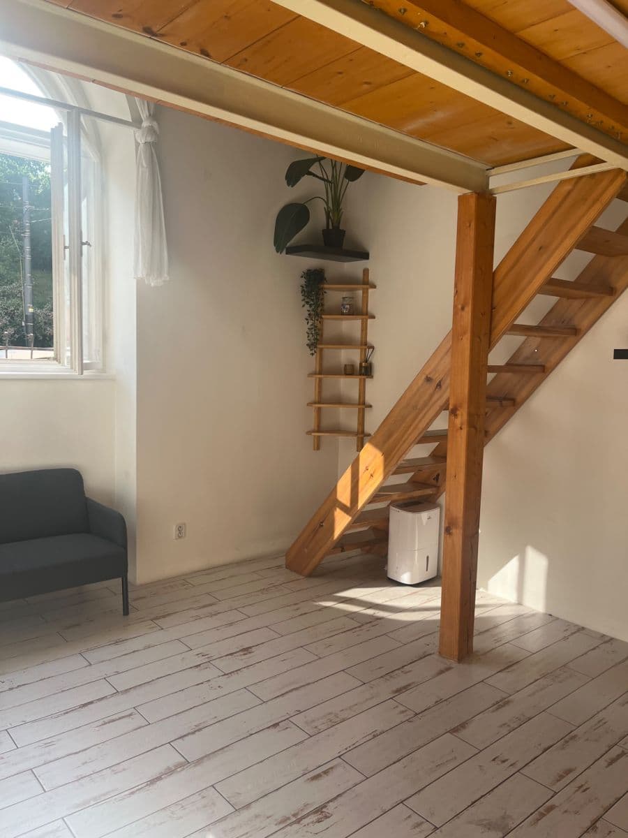 Prenájom bytu 3-izbový 87 m², Bělehradská, Praha, Praha Prenájom bytu 3-izbový 87 m², Bělehradská, Praha, Praha