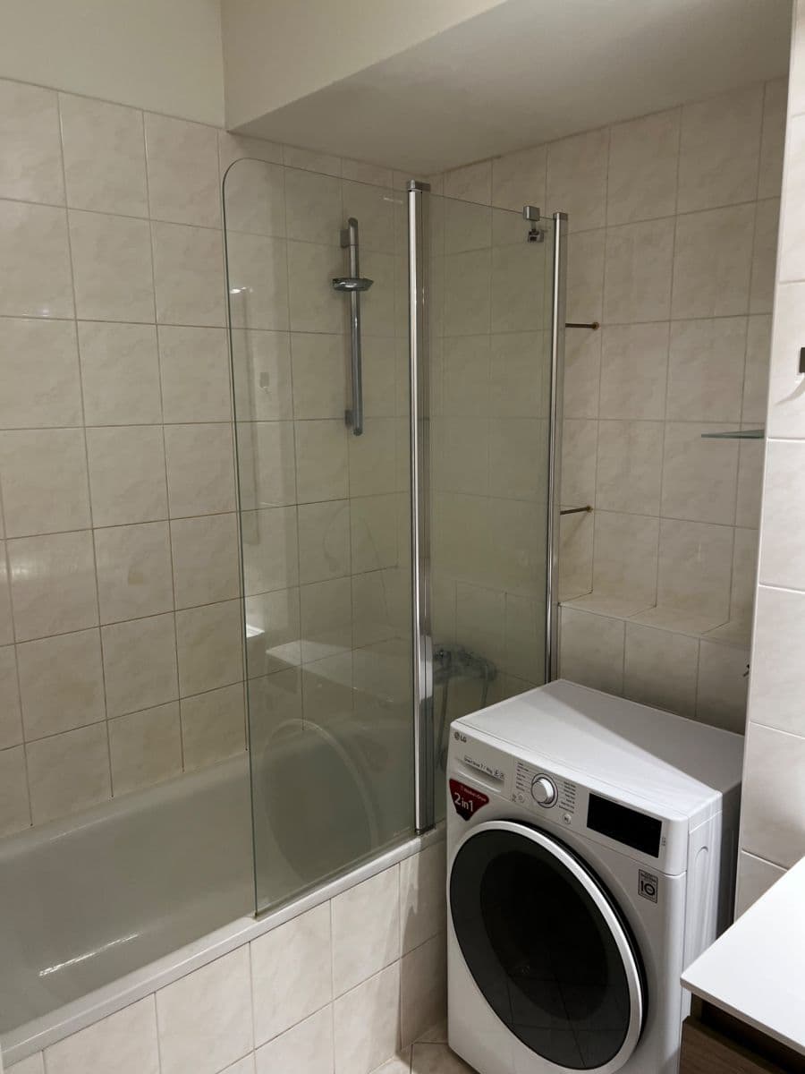Prenájom bytu 2-izbový 50 m², Pod Harfou, Praha, Praha Prenájom bytu 2-izbový 50 m², Pod Harfou, Praha, Praha