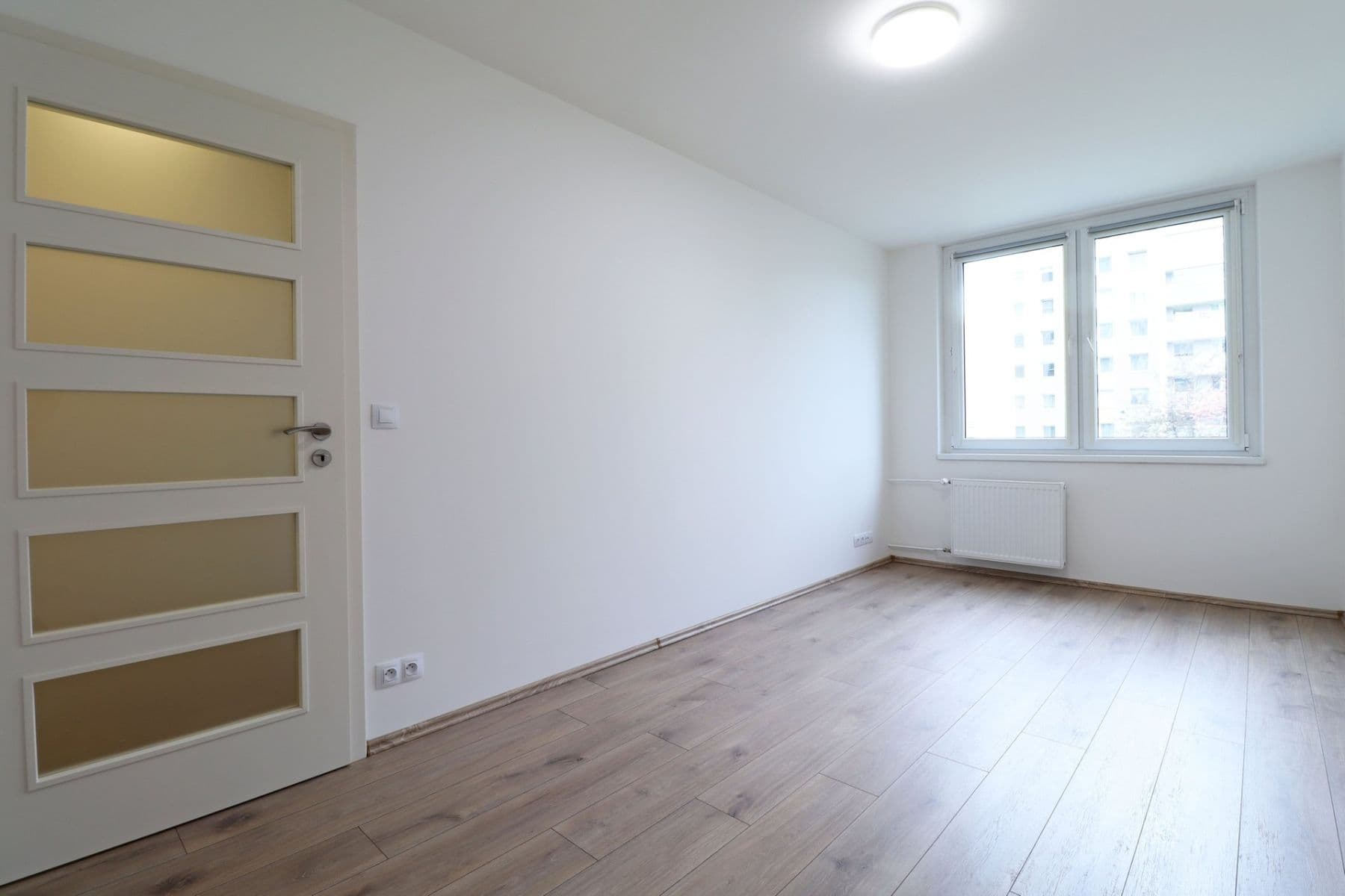 Prenájom bytu 3-izbový 76 m², Ostromečská, Praha, Praha Prenájom bytu 3-izbový 76 m², Ostromečská, Praha, Praha