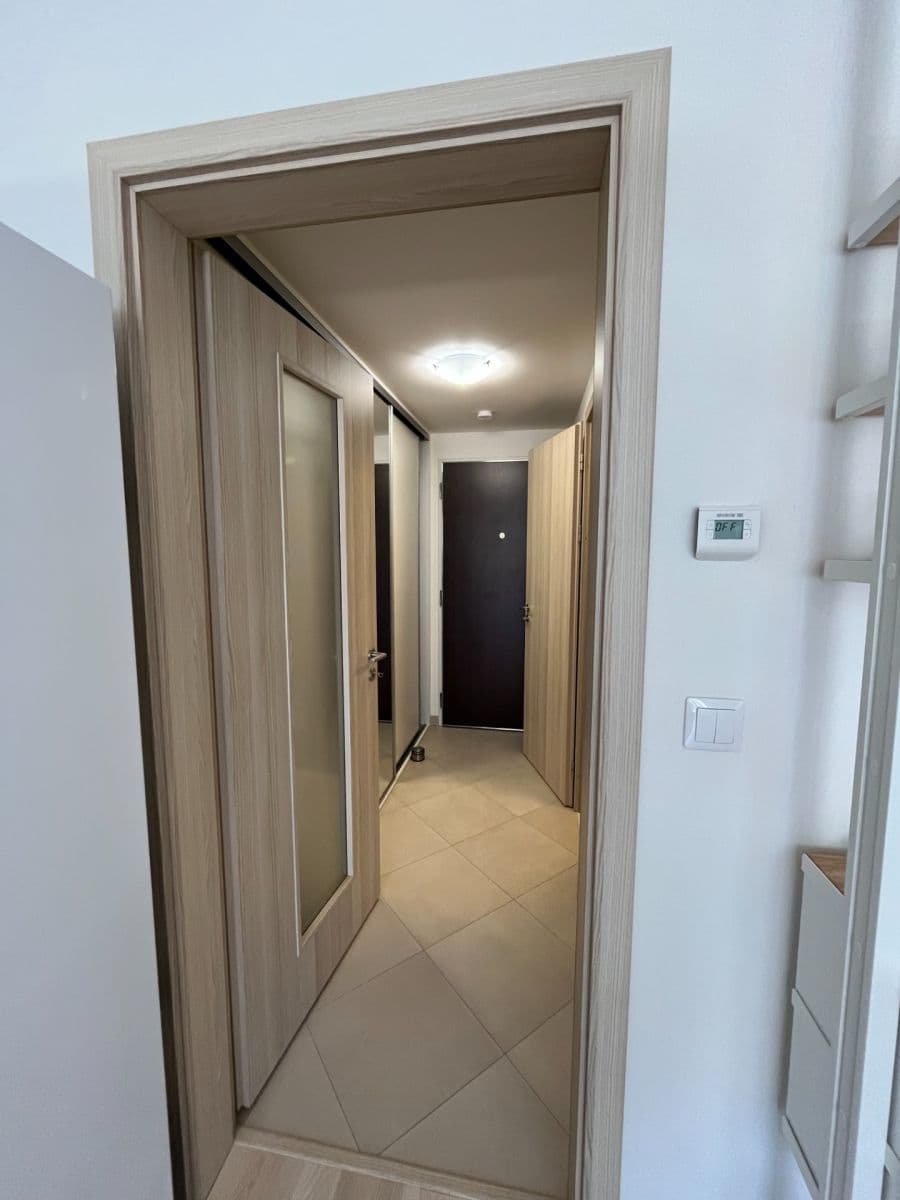 Prenájom bytu 1-izbový 29 m², K Metru, Praha, Praha Prenájom bytu 1-izbový 29 m², K Metru, Praha, Praha