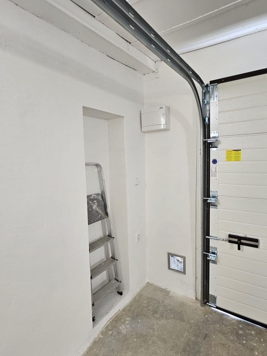 Prenájom garáže 22 m², Riedlova, Desná, Liberecký kraj Prenájom garáže 22 m², Riedlova, Desná, Liberecký kraj