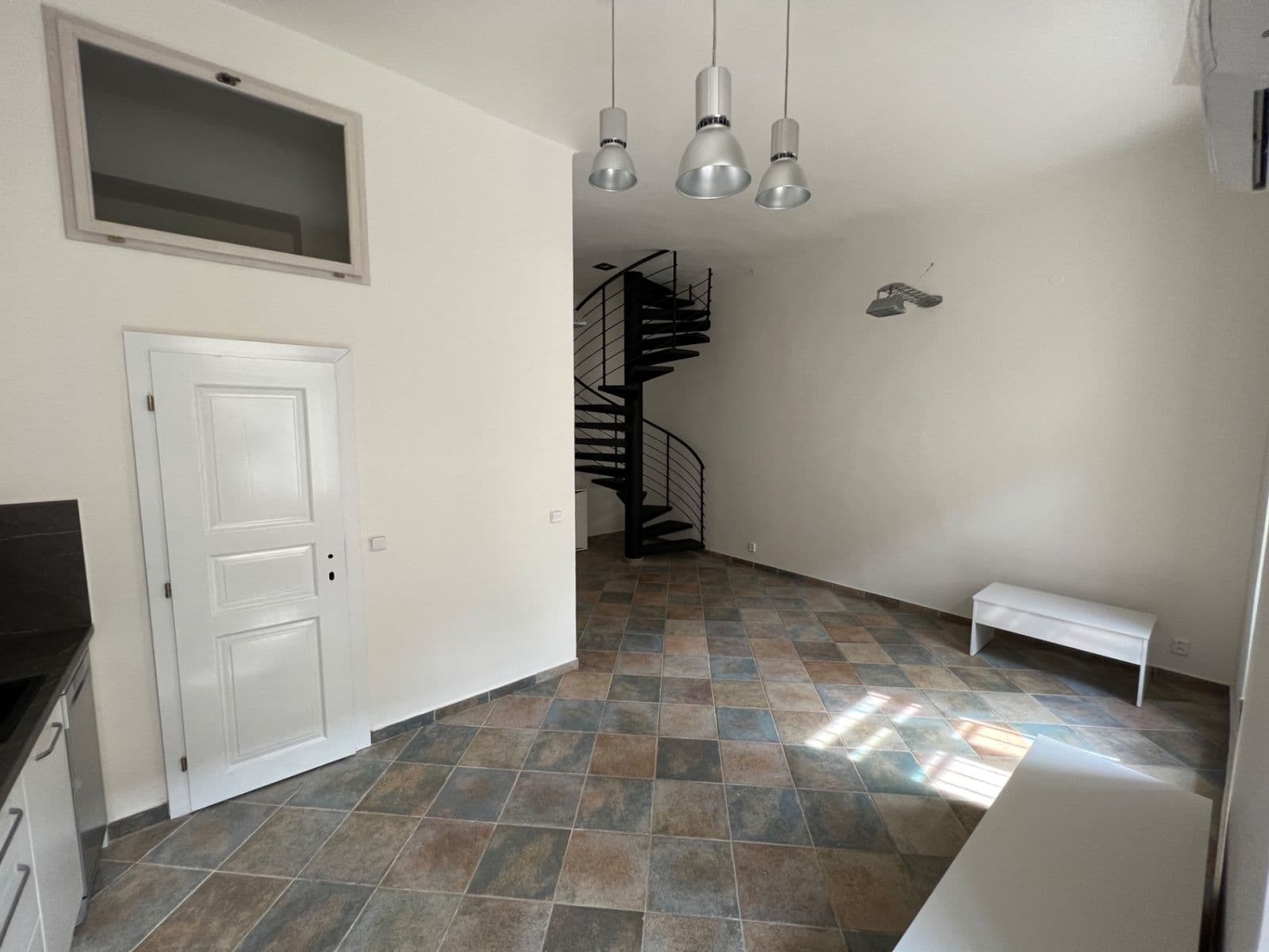 Prenájom bytu 1-izbový 36 m², Heřmanova, Praha, Praha Prenájom bytu 1-izbový 36 m², Heřmanova, Praha, Praha