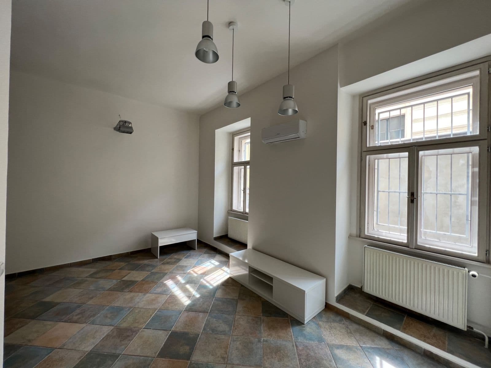 Prenájom bytu 1-izbový 36 m², Heřmanova, Praha, Praha Prenájom bytu 1-izbový 36 m², Heřmanova, Praha, Praha