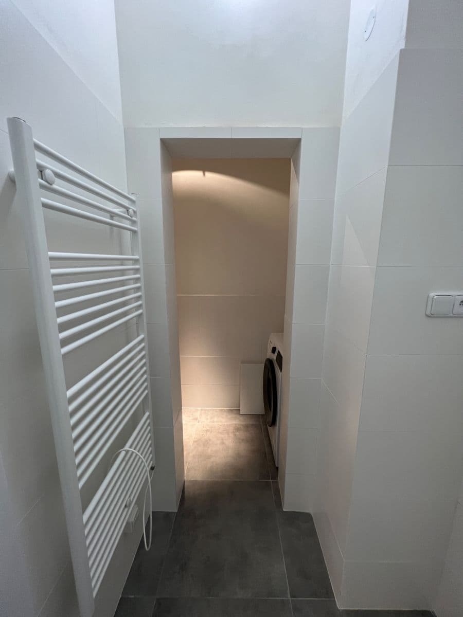 Prenájom bytu 1-izbový 36 m², Heřmanova, Praha, Praha Prenájom bytu 1-izbový 36 m², Heřmanova, Praha, Praha