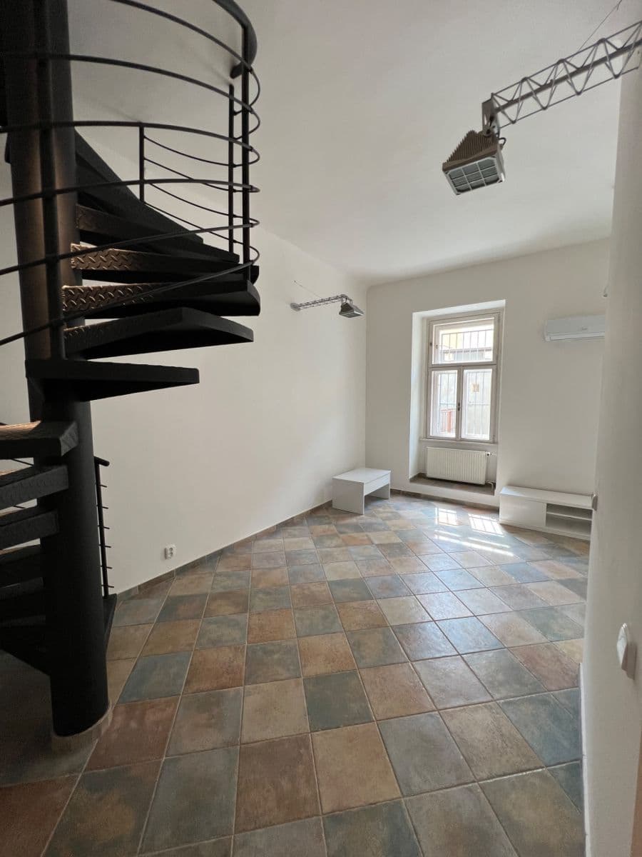Prenájom bytu 1-izbový 36 m², Heřmanova, Praha, Praha Prenájom bytu 1-izbový 36 m², Heřmanova, Praha, Praha