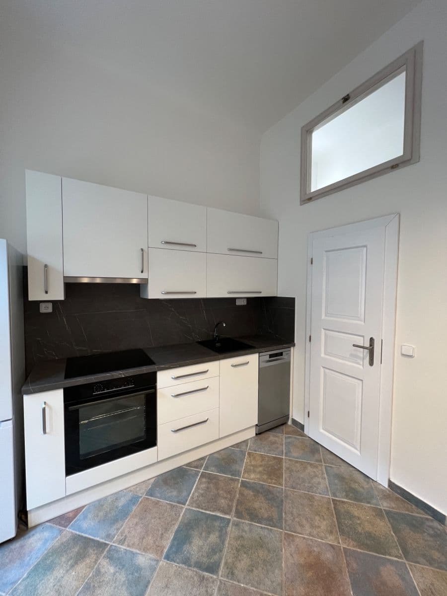 Prenájom bytu 1-izbový 36 m², Heřmanova, Praha, Praha Prenájom bytu 1-izbový 36 m², Heřmanova, Praha, Praha