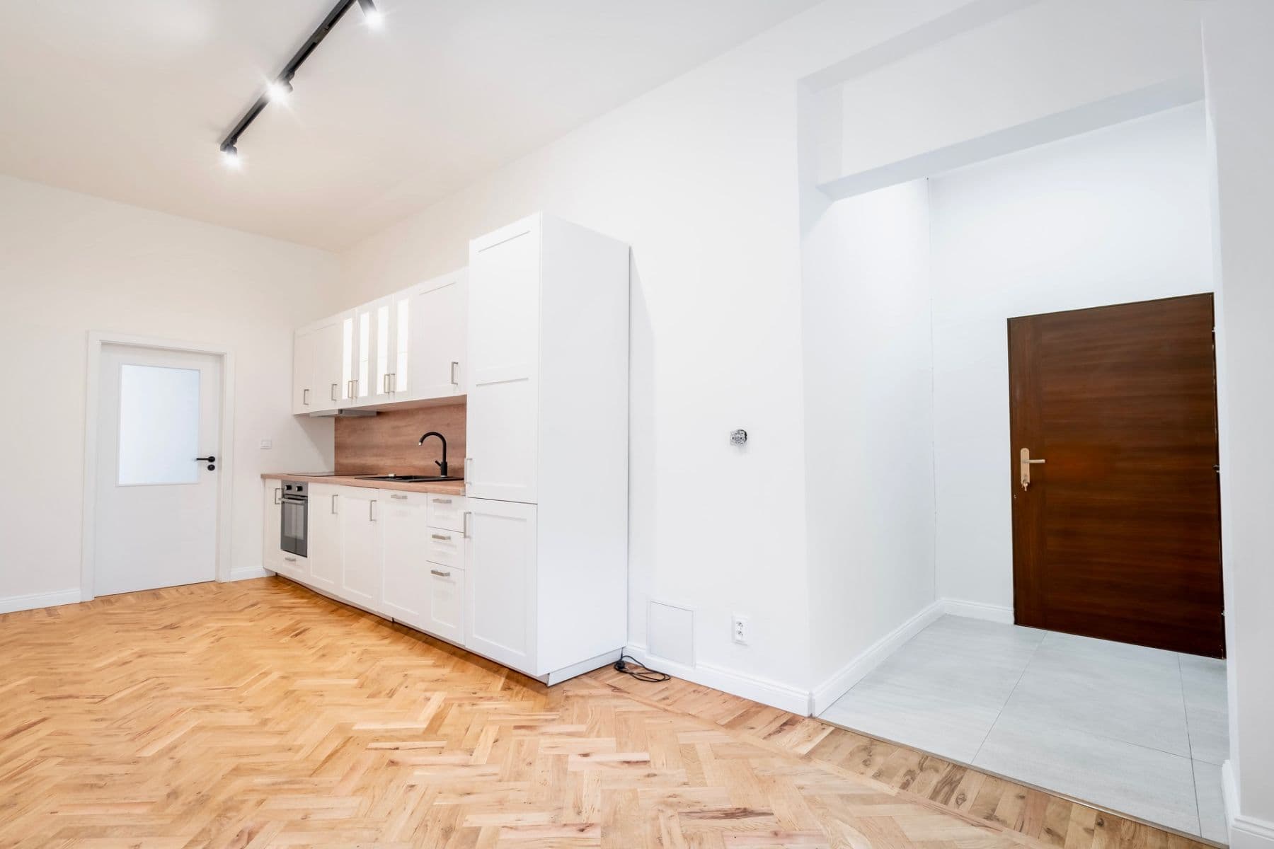 Prenájom bytu 2-izbový 44 m², Plzeňská, Praha, Praha Prenájom bytu 2-izbový 44 m², Plzeňská, Praha, Praha