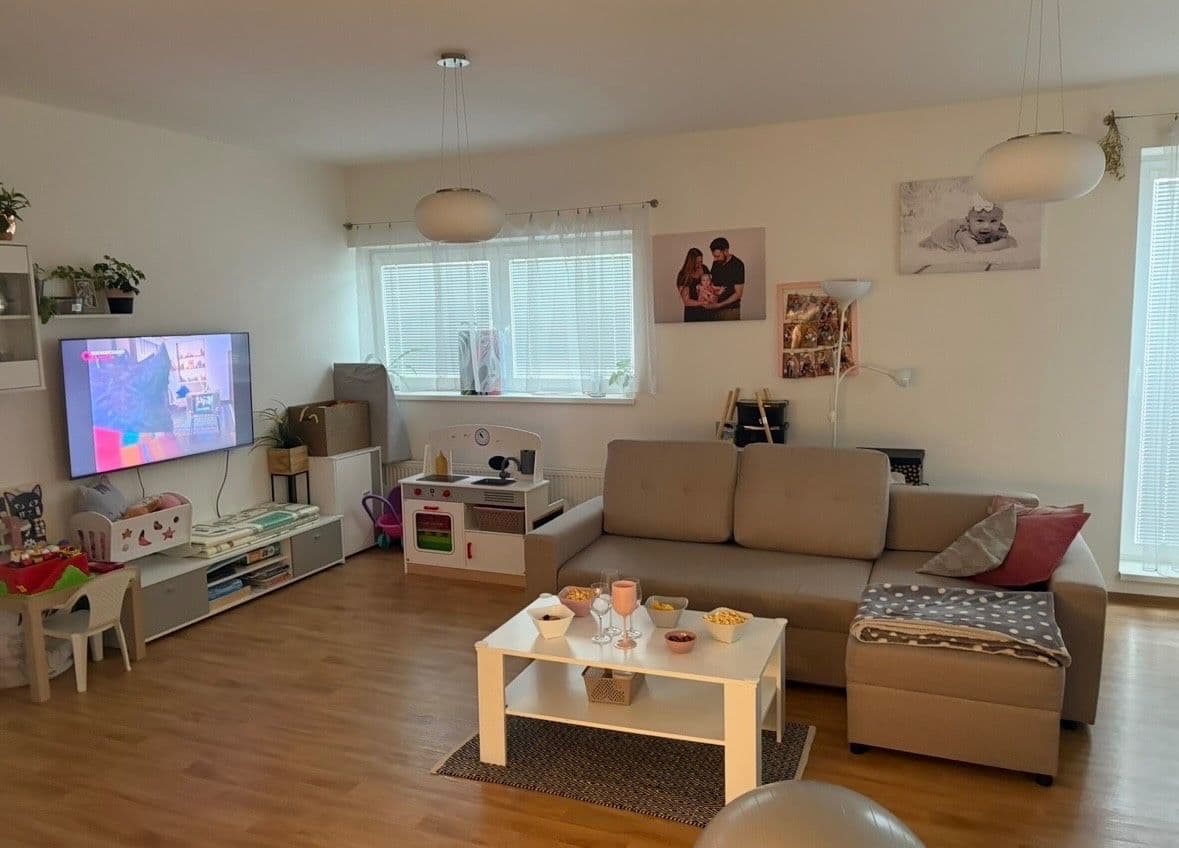 Prenájom bytu 2-izbový 69 m², Svémyslice, Středočeský kraj Prenájom bytu 2-izbový 69 m², Svémyslice, Středočeský kraj