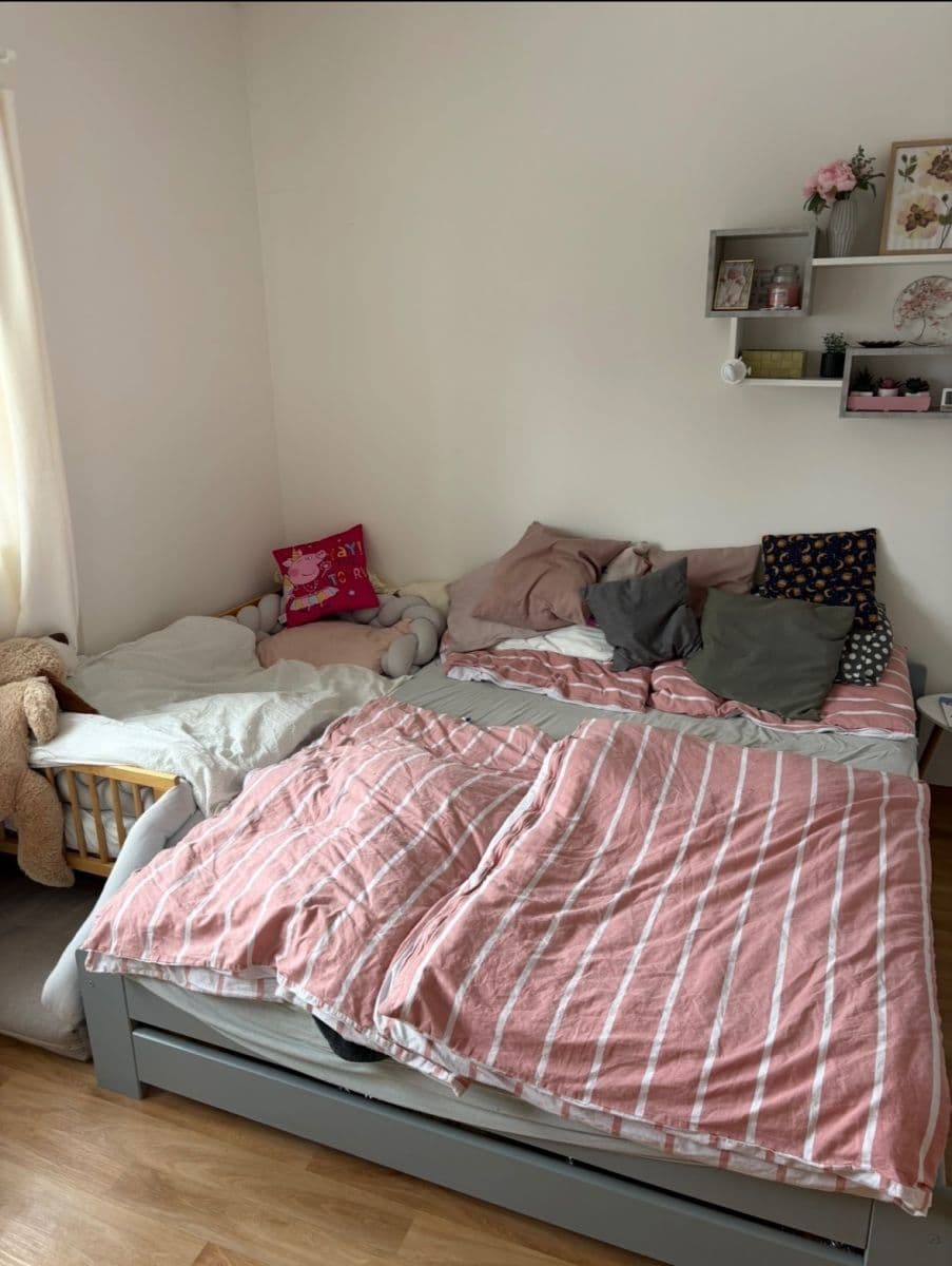 Prenájom bytu 2-izbový 69 m², Svémyslice, Středočeský kraj Prenájom bytu 2-izbový 69 m², Svémyslice, Středočeský kraj