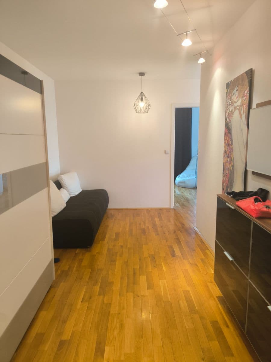 Predaj bytu 3-izbový 86 m², Havlíčkovo náměstí, Praha, Praha Predaj bytu 3-izbový 86 m², Havlíčkovo náměstí, Praha, Praha