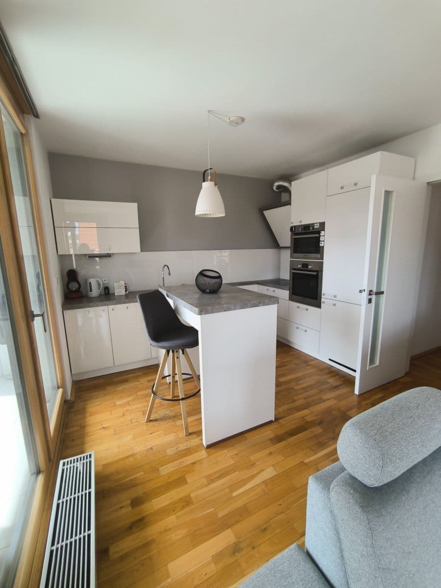 Predaj bytu 3-izbový 86 m², Havlíčkovo náměstí, Praha, Praha Predaj bytu 3-izbový 86 m², Havlíčkovo náměstí, Praha, Praha