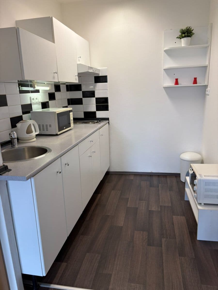 Prenájom bytu 2-izbový 45 m², Kettnerova, Praha, Praha Prenájom bytu 2-izbový 45 m², Kettnerova, Praha, Praha