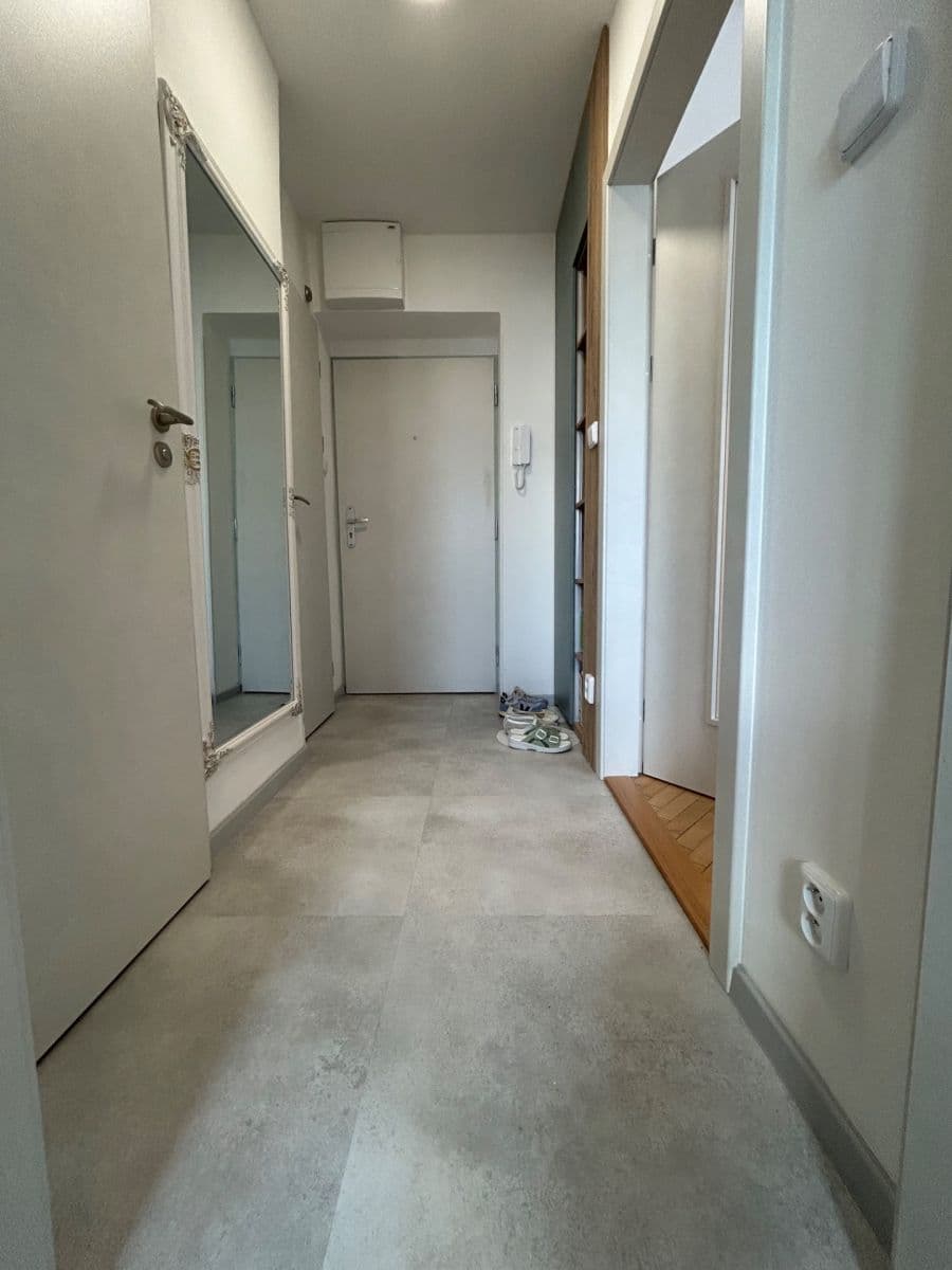 Prenájom bytu 1-izbový 37 m², Na Výsledku I, Praha, Praha Prenájom bytu 1-izbový 37 m², Na Výsledku I, Praha, Praha