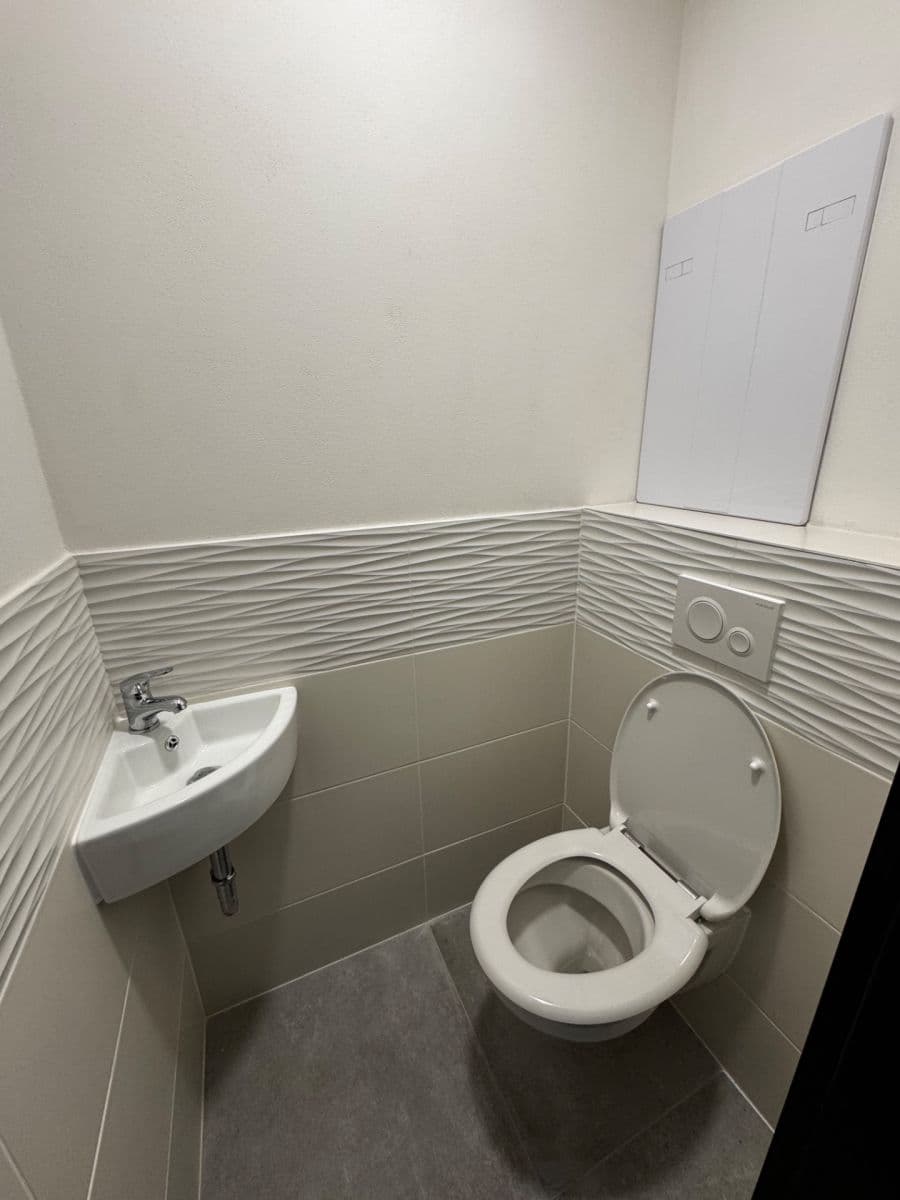 Prenájom bytu 3-izbový 79 m², Krejčíkova, Plzeň, Plzeňský kraj Prenájom bytu 3-izbový 79 m², Krejčíkova, Plzeň, Plzeňský kraj
