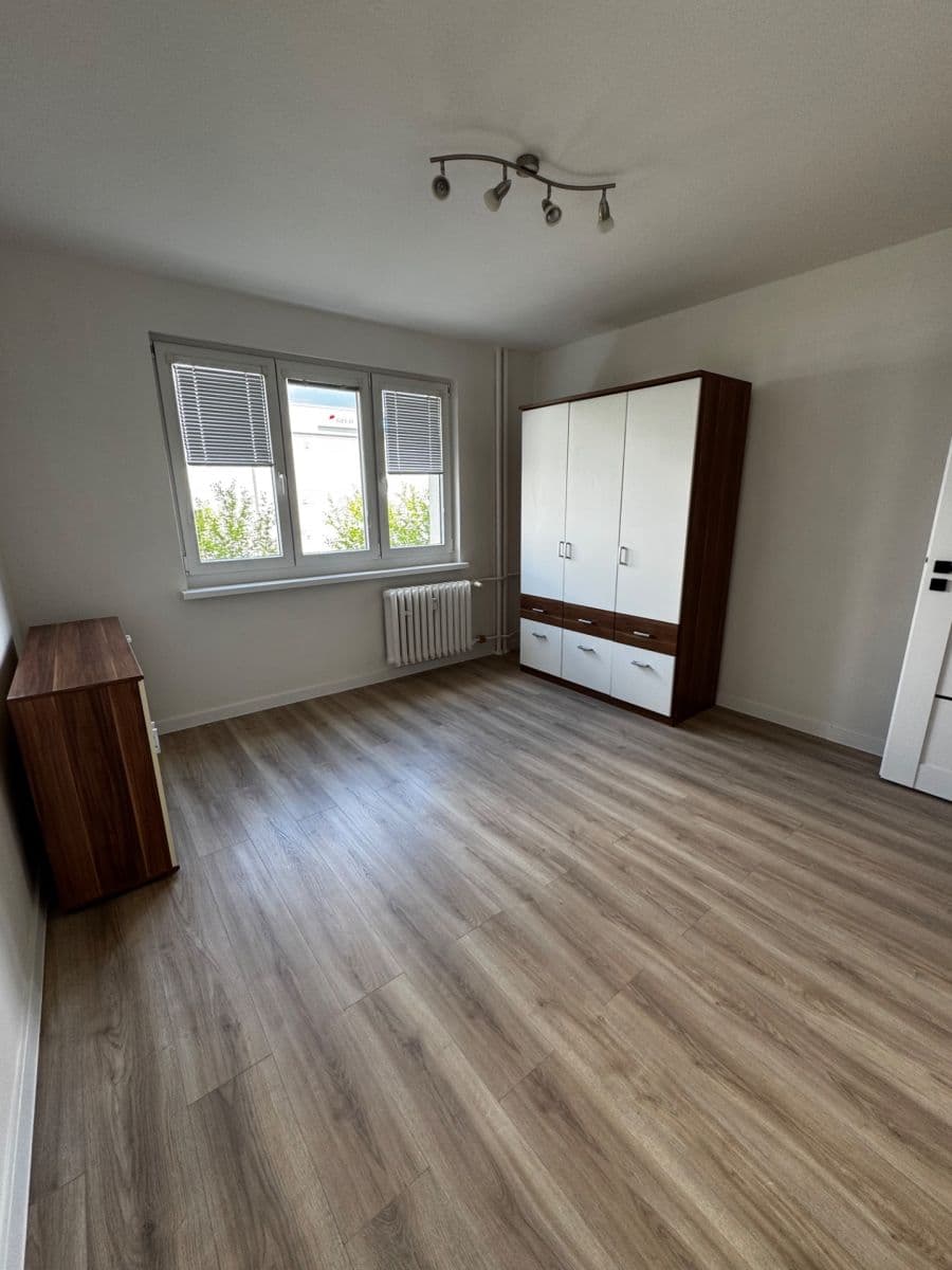 Prenájom bytu 3-izbový 79 m², Krejčíkova, Plzeň, Plzeňský kraj Prenájom bytu 3-izbový 79 m², Krejčíkova, Plzeň, Plzeňský kraj