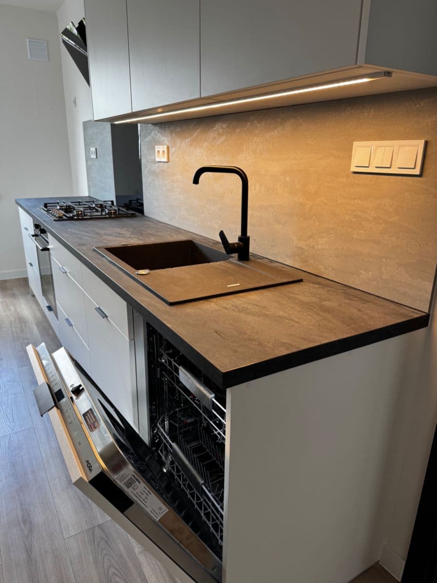 Prenájom bytu 3-izbový 79 m², Krejčíkova, Plzeň, Plzeňský kraj Prenájom bytu 3-izbový 79 m², Krejčíkova, Plzeň, Plzeňský kraj