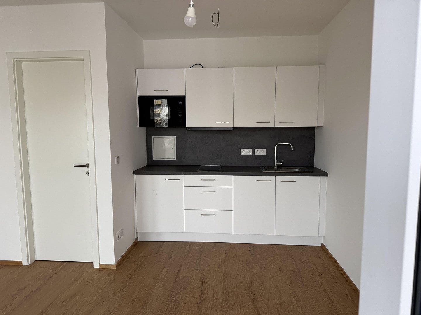 Prenájom bytu 2-izbový 45 m², Berlin, Berlín Prenájom bytu 2-izbový 45 m², Berlin, Berlín