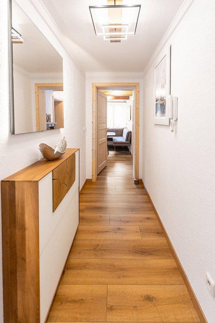 Predaj domu 330 m², pozemek 1.364 m², Berchtesgadener Straße 10, Schneizlreuth OT Weißbach a.d. Alpenstraße, Bavorsko Predaj domu 330 m², pozemek 1.364 m², Berchtesgadener Straße 10, Schneizlreuth OT Weißbach a.d. Alpenstraße, Bavorsko