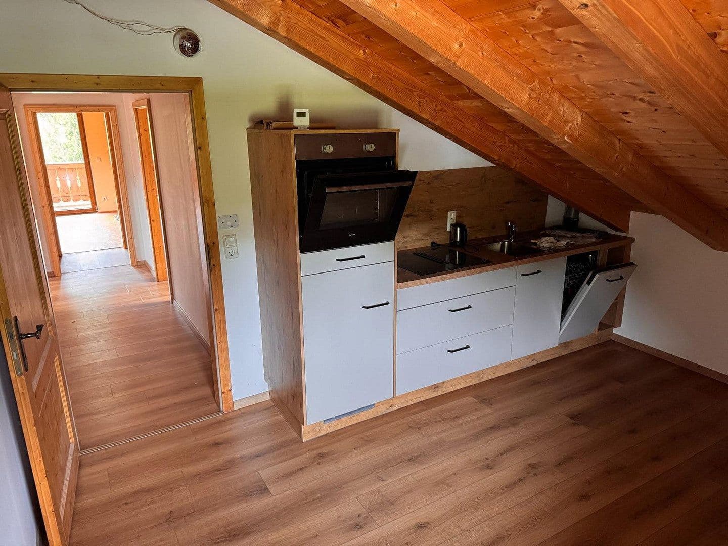 Predaj domu 330 m², pozemek 1.364 m², Berchtesgadener Straße 10, Schneizlreuth OT Weißbach a.d. Alpenstraße, Bavorsko Predaj domu 330 m², pozemek 1.364 m², Berchtesgadener Straße 10, Schneizlreuth OT Weißbach a.d. Alpenstraße, Bavorsko