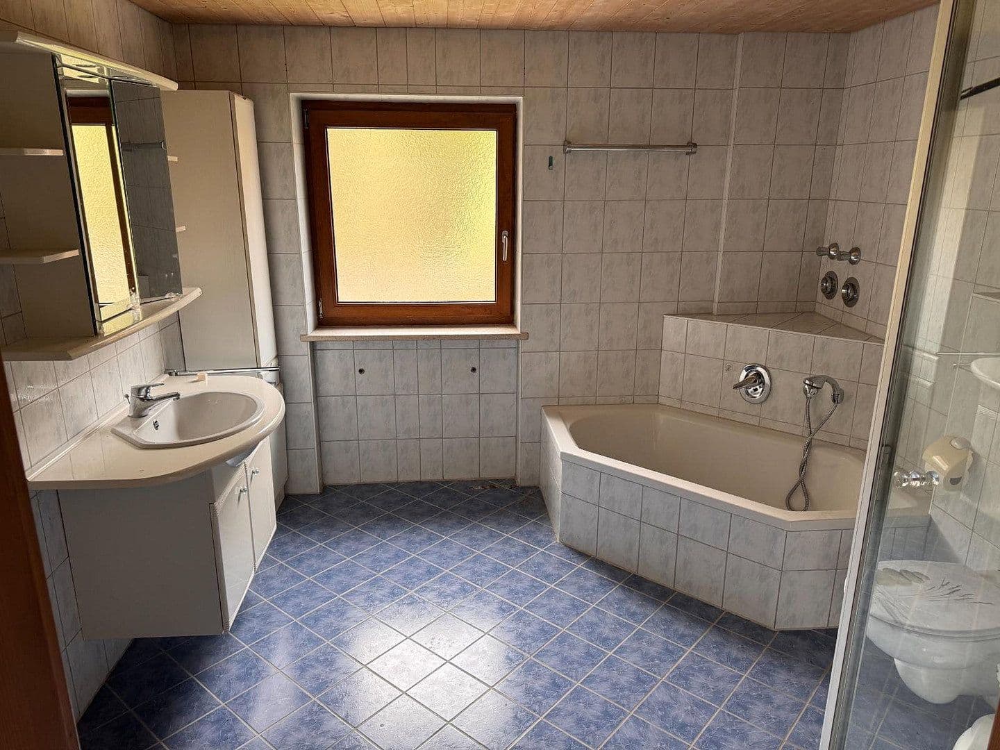 Predaj domu 330 m², pozemek 1.364 m², Berchtesgadener Straße 10, Schneizlreuth OT Weißbach a.d. Alpenstraße, Bavorsko Predaj domu 330 m², pozemek 1.364 m², Berchtesgadener Straße 10, Schneizlreuth OT Weißbach a.d. Alpenstraße, Bavorsko