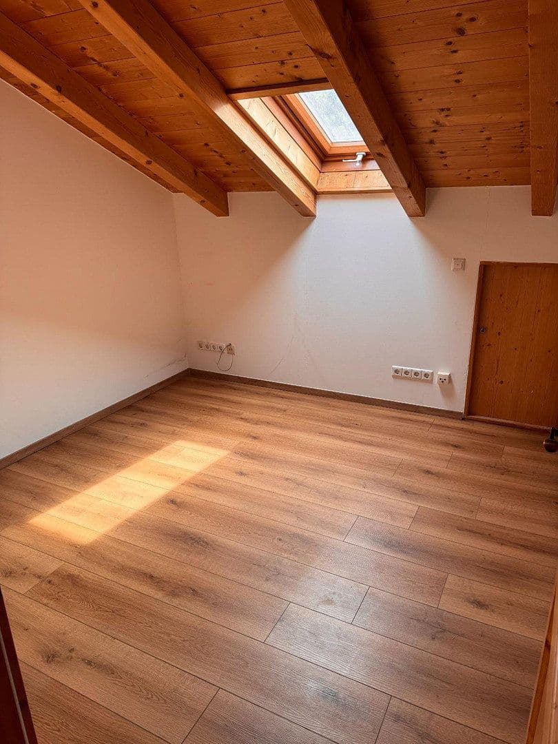 Predaj domu 330 m², pozemek 1.364 m², Berchtesgadener Straße 10, Schneizlreuth OT Weißbach a.d. Alpenstraße, Bavorsko Predaj domu 330 m², pozemek 1.364 m², Berchtesgadener Straße 10, Schneizlreuth OT Weißbach a.d. Alpenstraße, Bavorsko