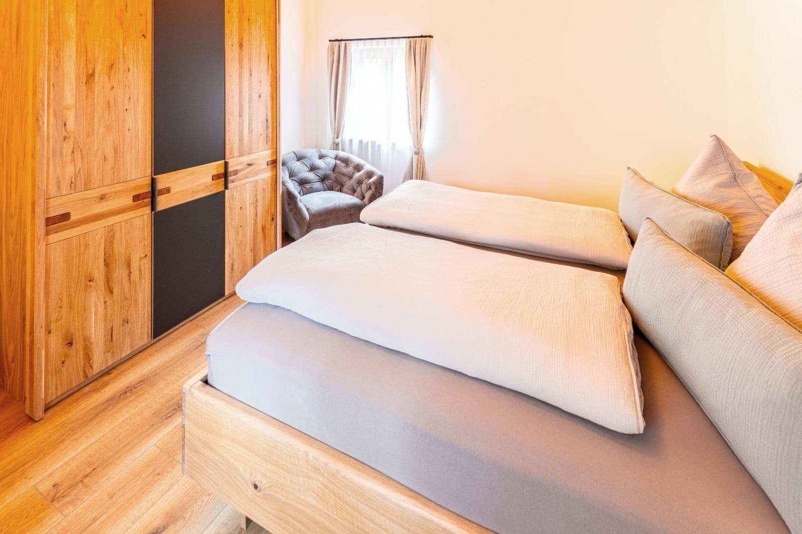 Predaj domu 330 m², pozemek 1.364 m², Berchtesgadener Straße 10, Schneizlreuth OT Weißbach a.d. Alpenstraße, Bavorsko Predaj domu 330 m², pozemek 1.364 m², Berchtesgadener Straße 10, Schneizlreuth OT Weißbach a.d. Alpenstraße, Bavorsko