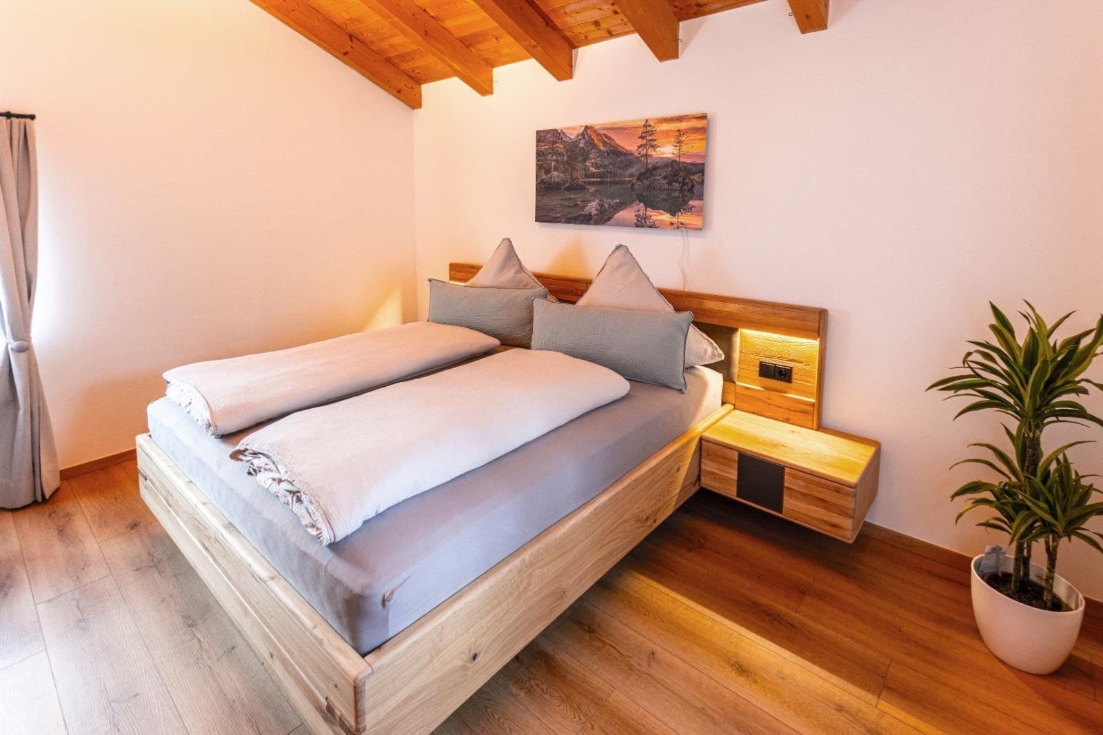 Predaj domu 330 m², pozemek 1.364 m², Berchtesgadener Straße 10, Schneizlreuth OT Weißbach a.d. Alpenstraße, Bavorsko Predaj domu 330 m², pozemek 1.364 m², Berchtesgadener Straße 10, Schneizlreuth OT Weißbach a.d. Alpenstraße, Bavorsko