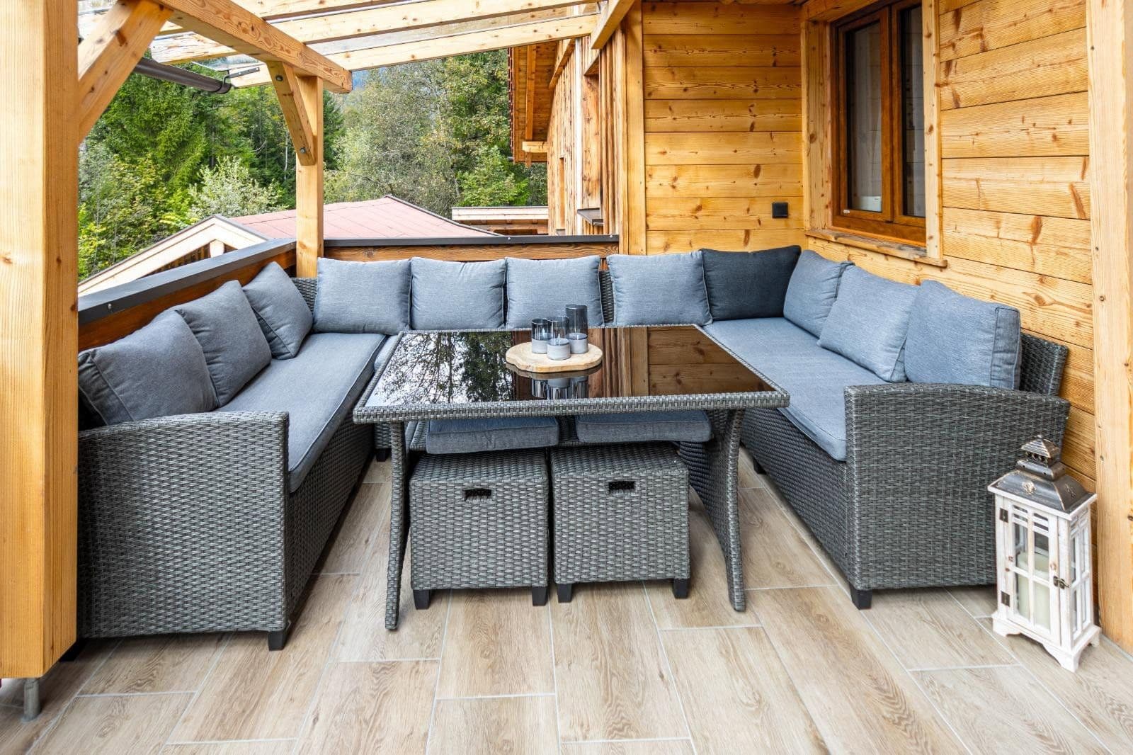 Predaj domu 330 m², pozemek 1.364 m², Berchtesgadener Straße 10, Schneizlreuth OT Weißbach a.d. Alpenstraße, Bavorsko Predaj domu 330 m², pozemek 1.364 m², Berchtesgadener Straße 10, Schneizlreuth OT Weißbach a.d. Alpenstraße, Bavorsko
