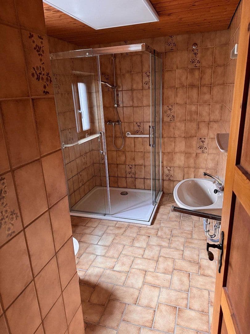 Predaj domu 330 m², pozemek 1.364 m², Berchtesgadener Straße 10, Schneizlreuth OT Weißbach a.d. Alpenstraße, Bavorsko Predaj domu 330 m², pozemek 1.364 m², Berchtesgadener Straße 10, Schneizlreuth OT Weißbach a.d. Alpenstraße, Bavorsko