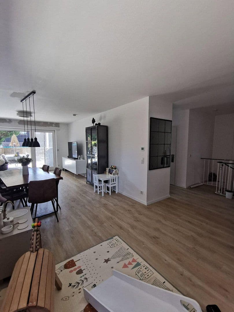 Predaj bytu 4-izbový 128 m², Meerbusch, Severné Porýnie - Westfálsko Predaj bytu 4-izbový 128 m², Meerbusch, Severné Porýnie - Westfálsko