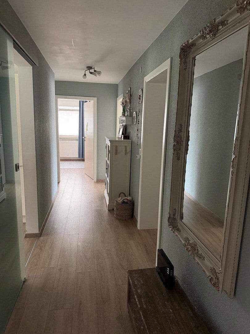 Prenájom bytu 4-izbový 100 m², Leinfelden-Echterdingen, Bádensko-Wurttembersko Prenájom bytu 4-izbový 100 m², Leinfelden-Echterdingen, Bádensko-Wurttembersko