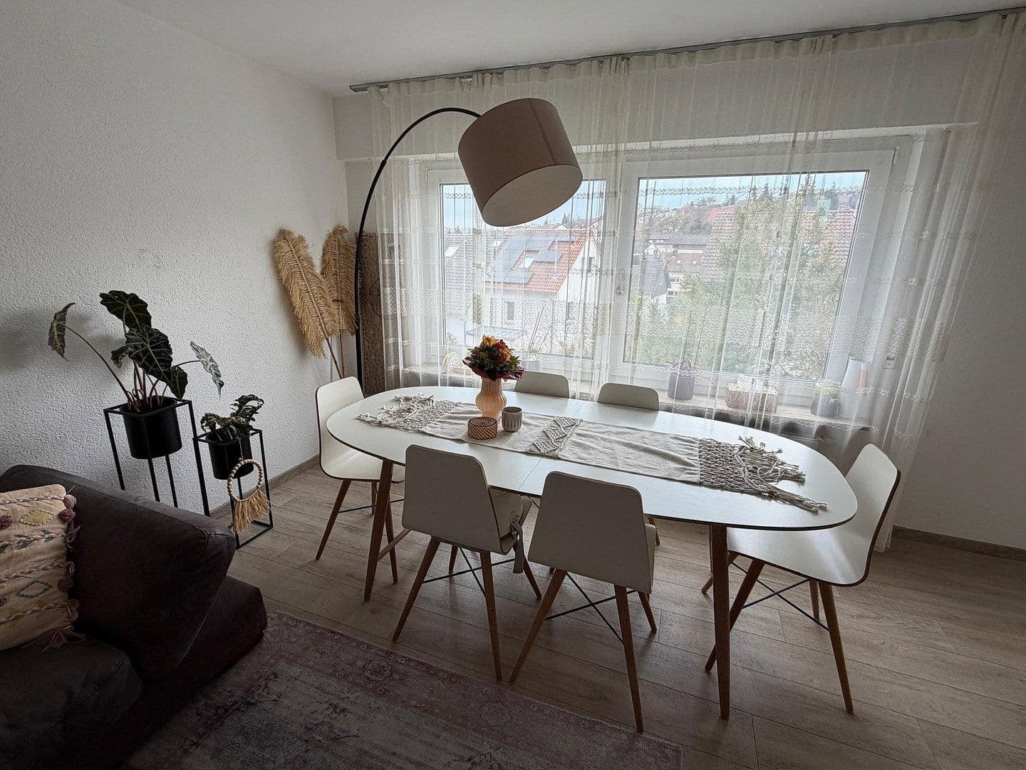 Prenájom bytu 4-izbový 100 m², Leinfelden-Echterdingen, Bádensko-Wurttembersko Prenájom bytu 4-izbový 100 m², Leinfelden-Echterdingen, Bádensko-Wurttembersko