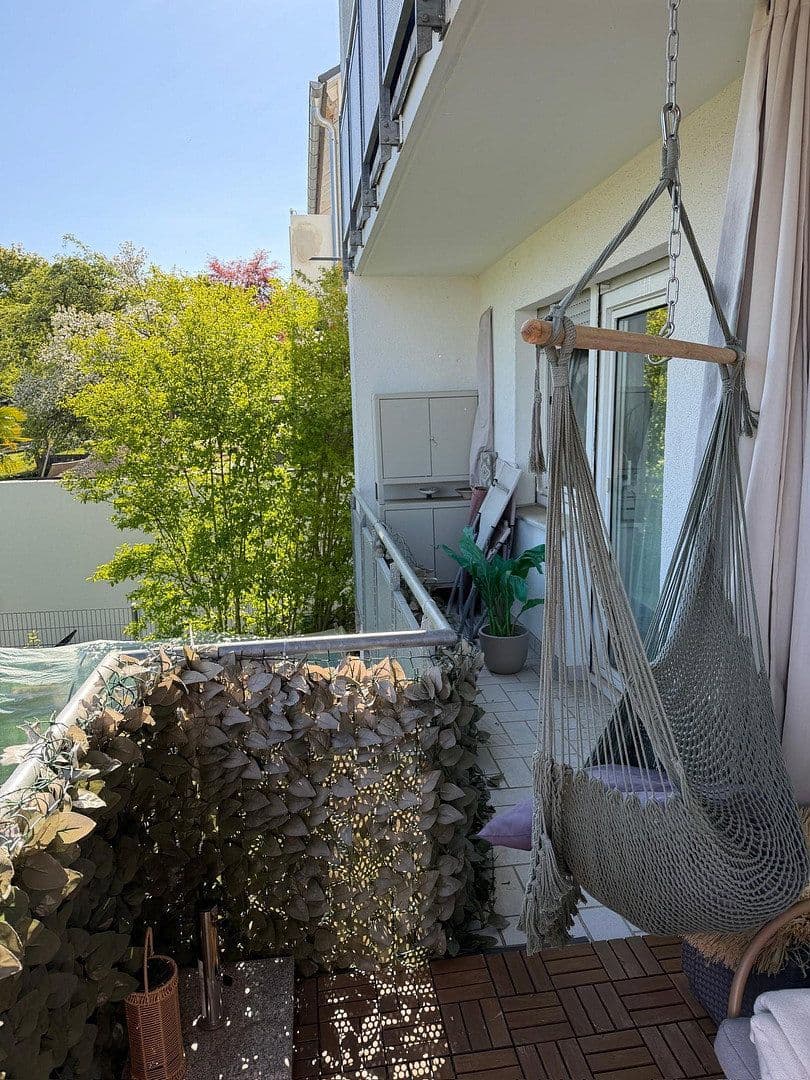 Prenájom bytu 4-izbový 100 m², Leinfelden-Echterdingen, Bádensko-Wurttembersko Prenájom bytu 4-izbový 100 m², Leinfelden-Echterdingen, Bádensko-Wurttembersko
