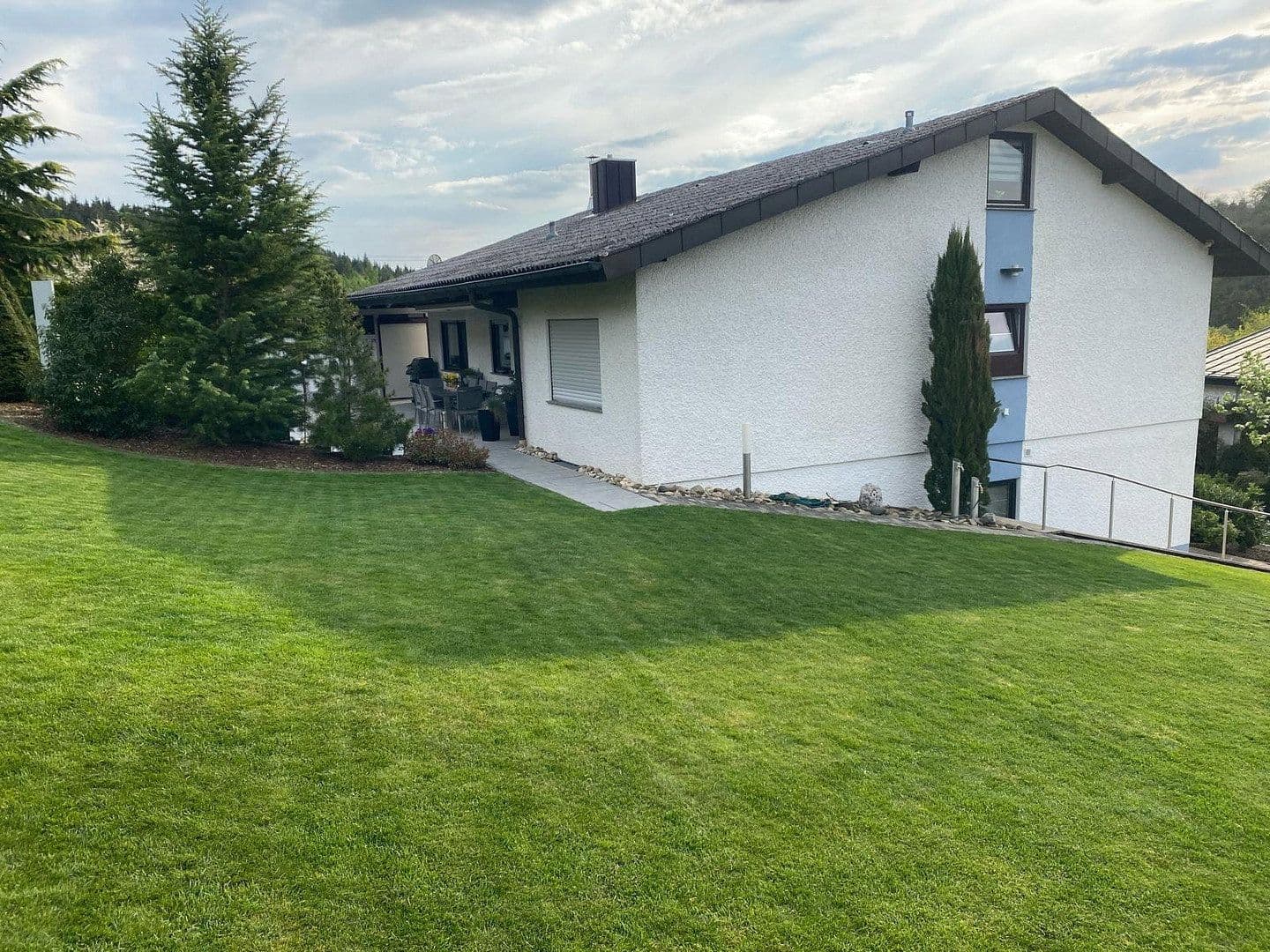 Predaj domu 160 m², pozemek 950 m², Hainstraße 15, Billigheim, Bádensko-Wurttembersko Predaj domu 160 m², pozemek 950 m², Hainstraße 15, Billigheim, Bádensko-Wurttembersko