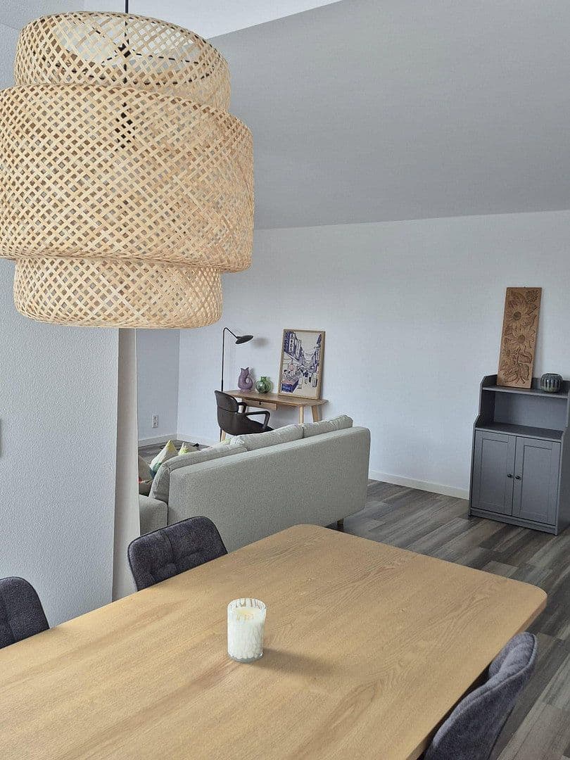 Prenájom bytu 2-izbový 68 m², Düsseldorf, Severné Porýnie - Westfálsko Prenájom bytu 2-izbový 68 m², Düsseldorf, Severné Porýnie - Westfálsko