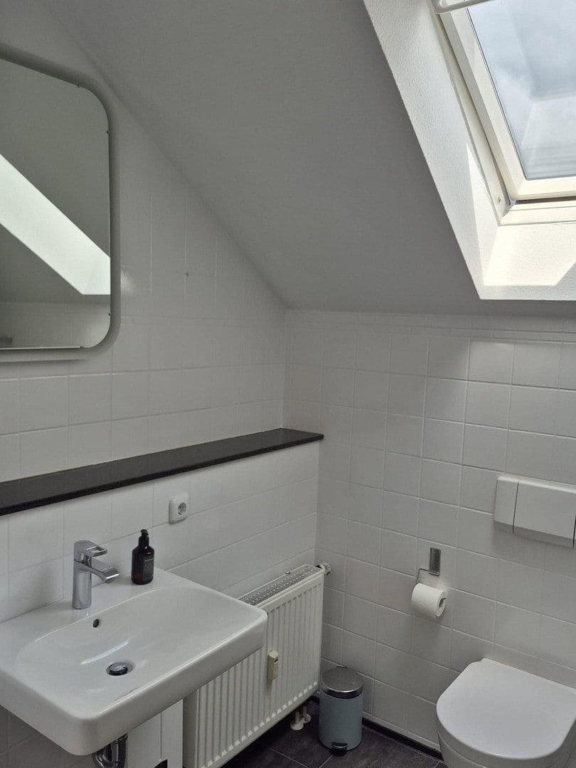 Prenájom bytu 2-izbový 68 m², Düsseldorf, Severné Porýnie - Westfálsko Prenájom bytu 2-izbový 68 m², Düsseldorf, Severné Porýnie - Westfálsko