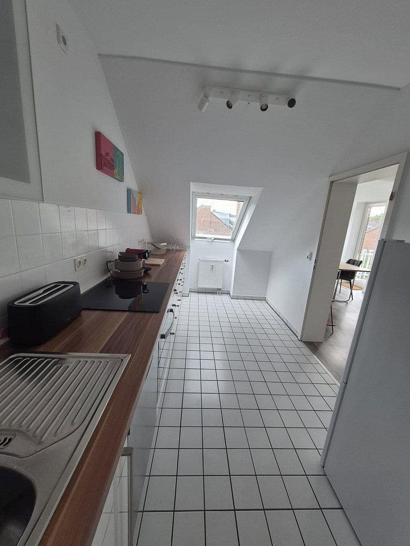 Prenájom bytu 2-izbový 68 m², Düsseldorf, Severné Porýnie - Westfálsko Prenájom bytu 2-izbový 68 m², Düsseldorf, Severné Porýnie - Westfálsko