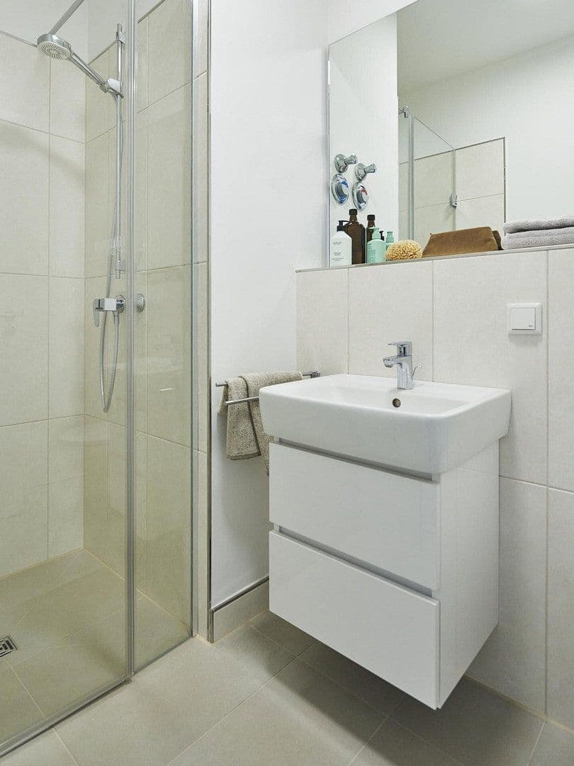 Prenájom bytu 1-izbový 23 m², Frankfurt, Hesensko Prenájom bytu 1-izbový 23 m², Frankfurt, Hesensko