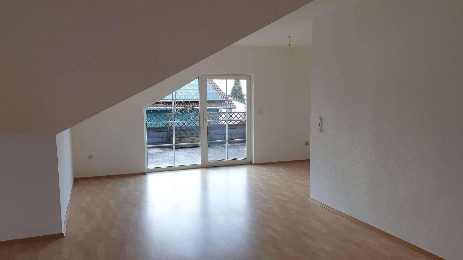 Prenájom bytu 3-izbový 120 m², Geschwister-Scholl-Straße 34, Langgöns, Hesensko Prenájom bytu 3-izbový 120 m², Geschwister-Scholl-Straße 34, Langgöns, Hesensko