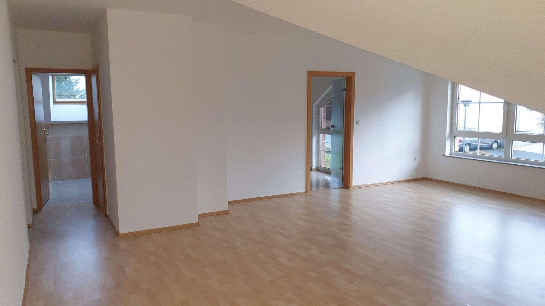 Prenájom bytu 3-izbový 120 m², Geschwister-Scholl-Straße 34, Langgöns, Hesensko Prenájom bytu 3-izbový 120 m², Geschwister-Scholl-Straße 34, Langgöns, Hesensko