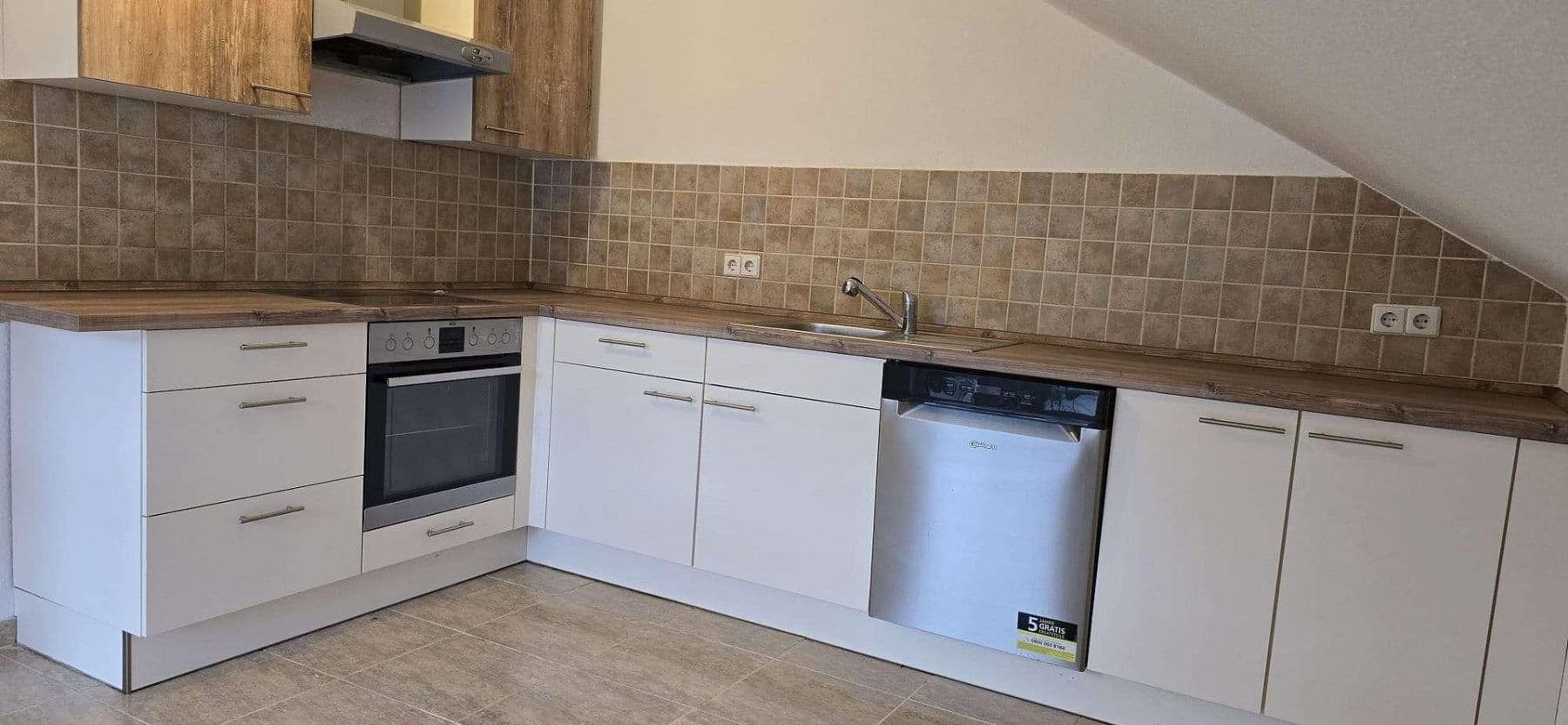 Prenájom bytu 3-izbový 120 m², Geschwister-Scholl-Straße 34, Langgöns, Hesensko Prenájom bytu 3-izbový 120 m², Geschwister-Scholl-Straße 34, Langgöns, Hesensko
