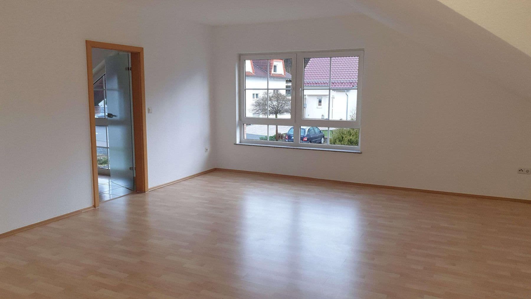 Prenájom bytu 3-izbový 120 m², Geschwister-Scholl-Straße 34, Langgöns, Hesensko Prenájom bytu 3-izbový 120 m², Geschwister-Scholl-Straße 34, Langgöns, Hesensko